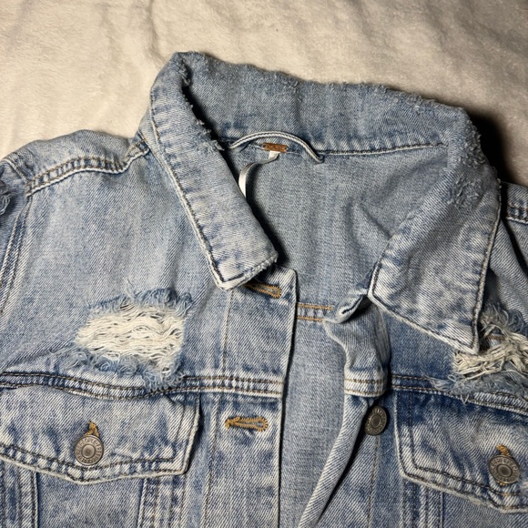 Free People Distressed light wash denim jacket with a worn-in look ⭐️ - Picture 2 of 9